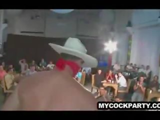 Cowboy striperul entertaining o privat petrecere